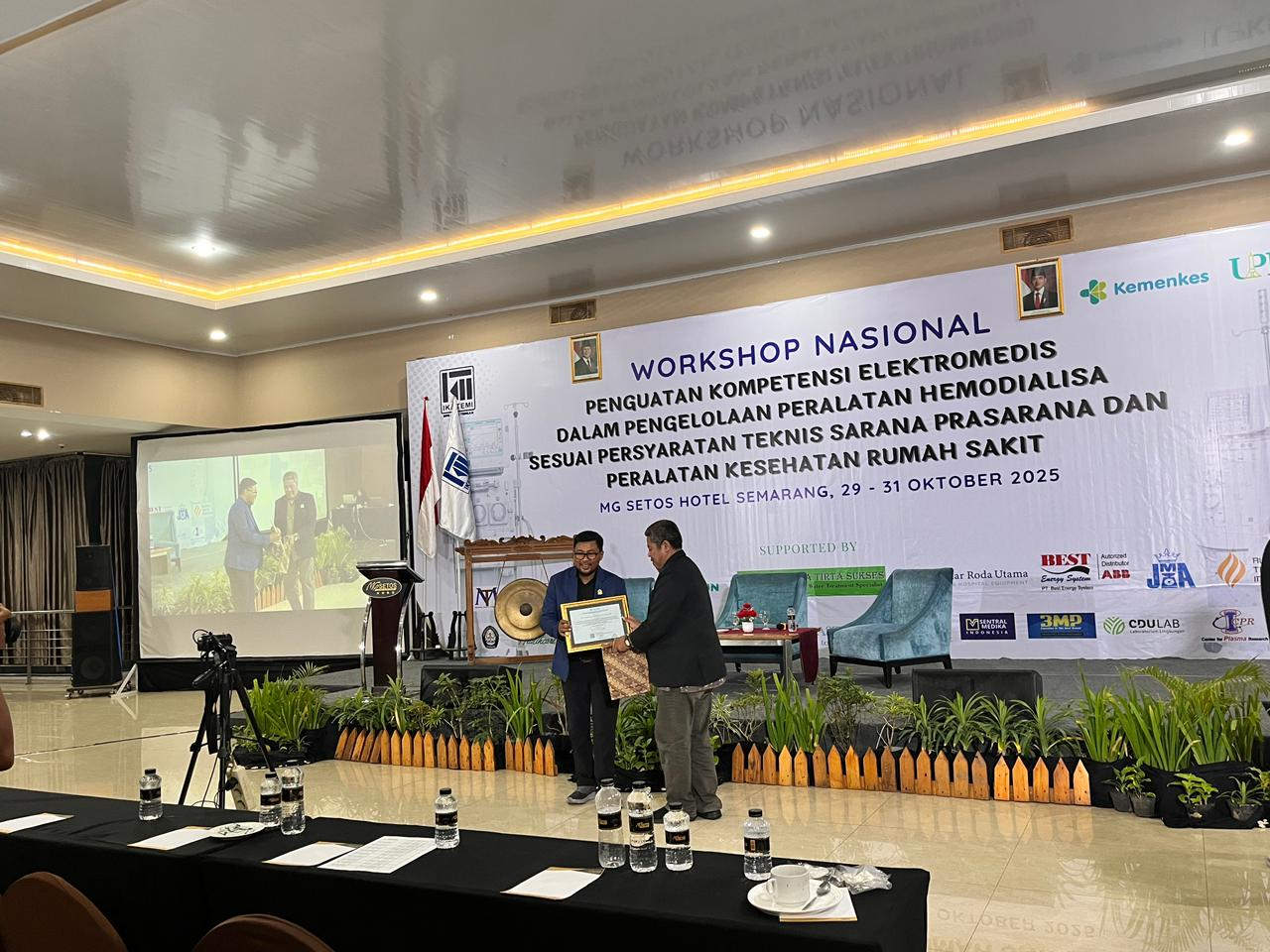 Dosen Program Studi Teknik Robotika dan Kecerdasan Buatan Universitas 17 Agustus 1945 (Untag) Surabaya bertindak sebagai narasumber dalam Workshop Sta